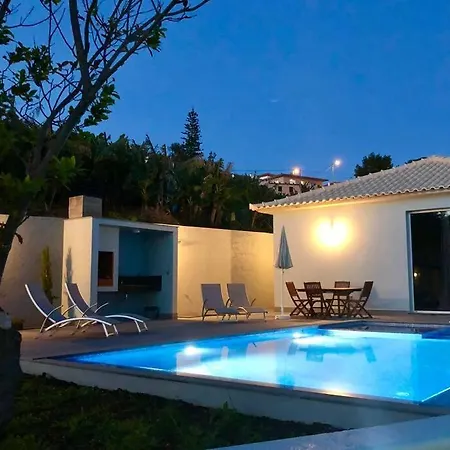 Pinheira Iv -heated Swimming Pool And Jacuzzi *