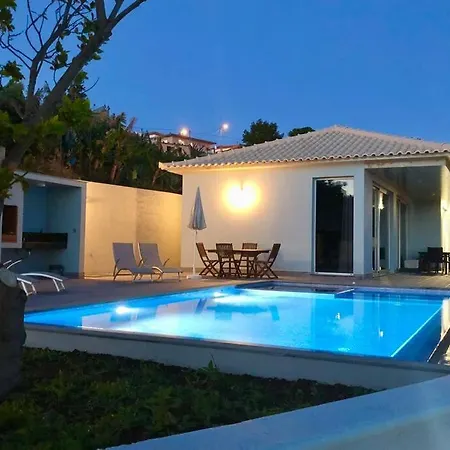 Pinheira Iv -heated Swimming Pool And Jacuzzi