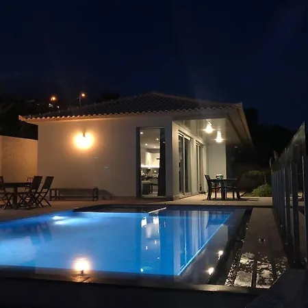 Pinheira Iv -heated Swimming Pool And Jacuzzi Villa *