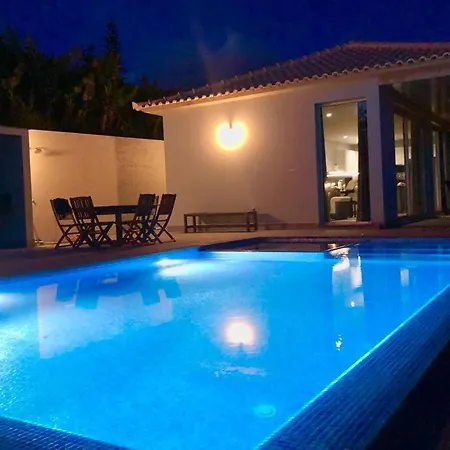 Pinheira Iv -heated Swimming Pool And Jacuzzi *