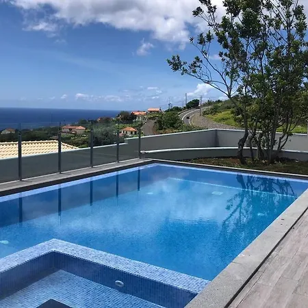 Pinheira Iv -heated Swimming Pool And Jacuzzi