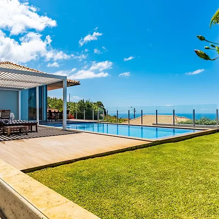 Pinheira Iv -heated Swimming Pool And Jacuzzi