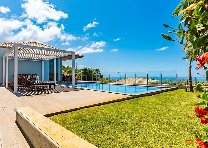 Pinheira Iv -heated Swimming Pool