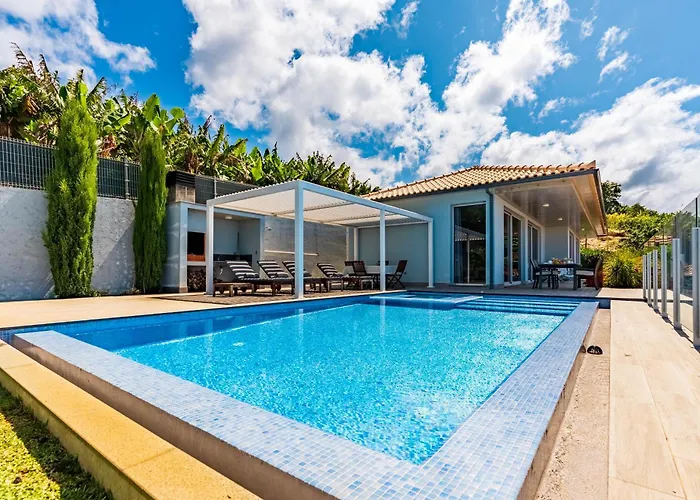 Pinheira Iv -heated Swimming Pool Villa *
