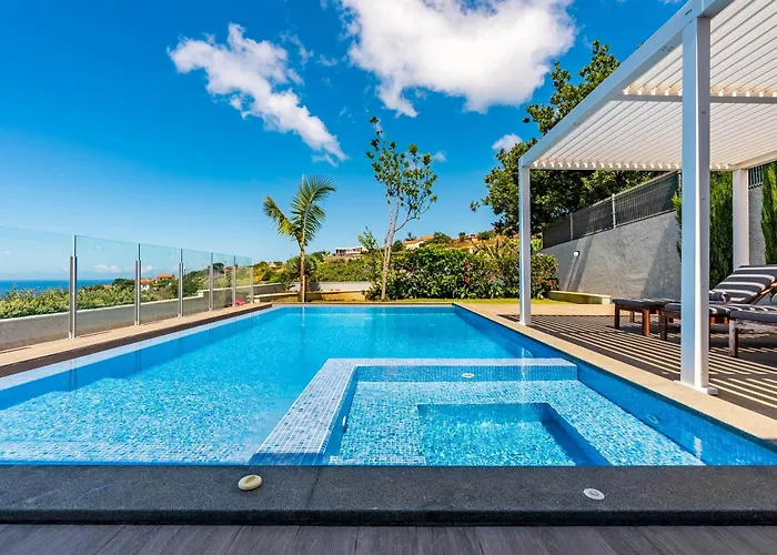 Pinheira Iv -heated Swimming Pool Villa Calheta (Madeira)