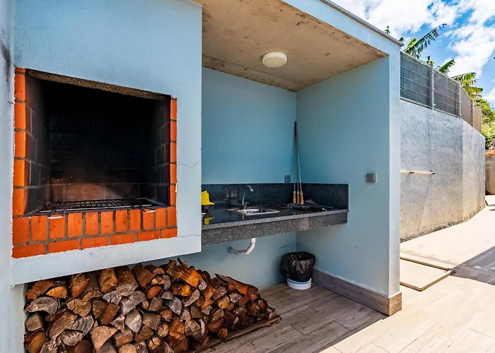 Pinheira Iv -heated Swimming Pool Villa Calheta (Madeira)