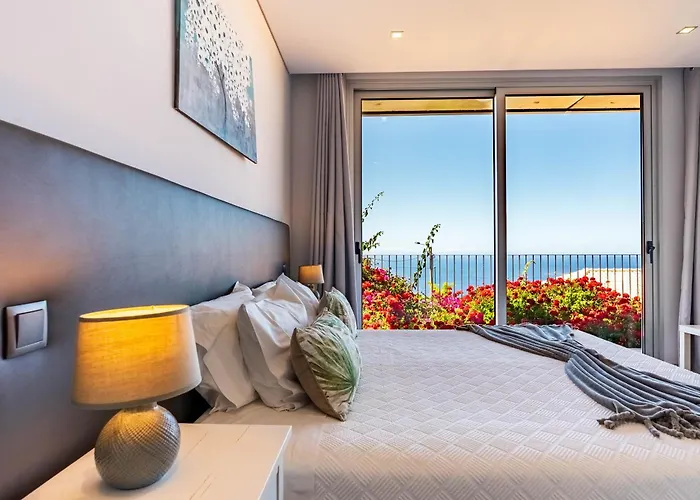 Pinheira Iv -heated Swimming Pool Calheta (Madeira)