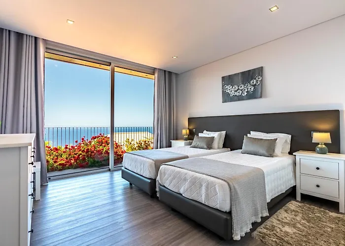 Pinheira Iv -heated Swimming Pool Villa