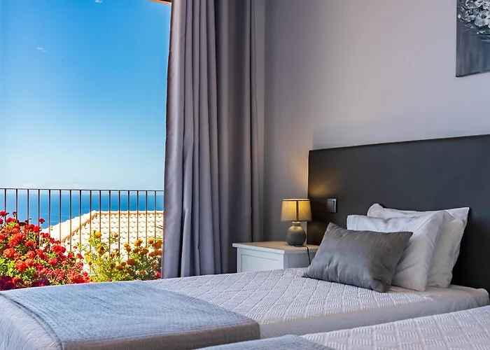 Pinheira Iv -heated Swimming Pool Villa