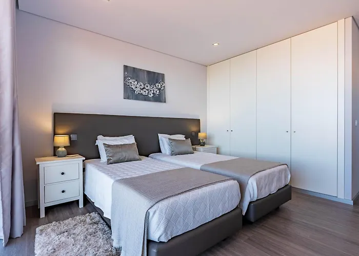 Pinheira Iv -heated Swimming Pool *